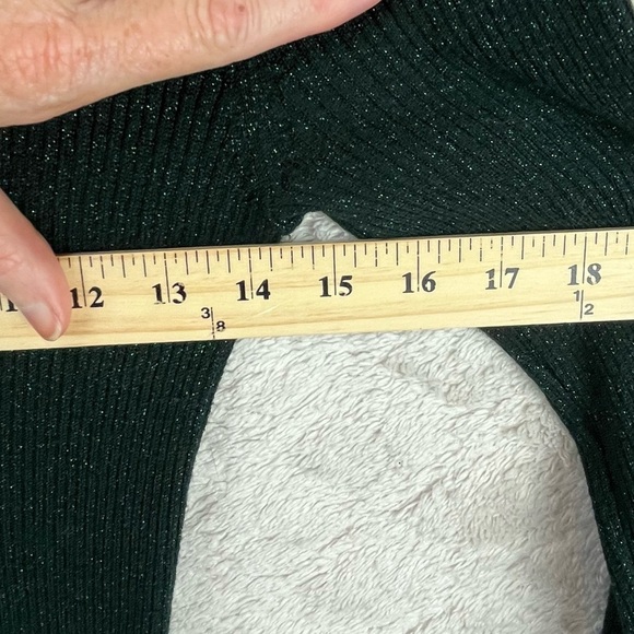RUFF HEWN Emerald Green Very Stretchy Turtleneck Metalic Threads Medium - Picture 12 of 14